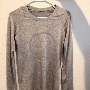 Lululemon long Sleeve Shirts